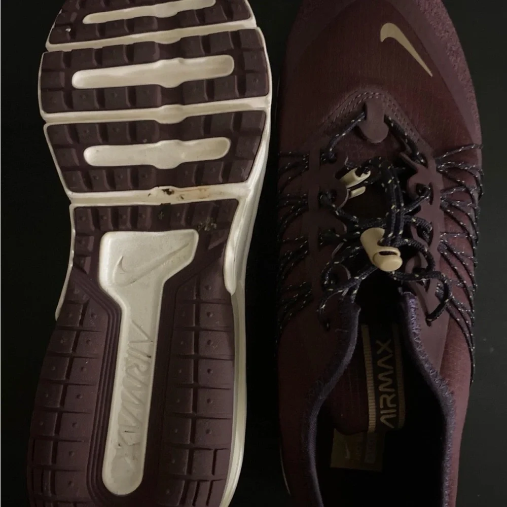 NIKE AIR MAX SEQUENT 4 UTILITY Burgundy Crush Women's Size 8